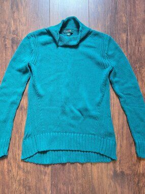 J Crew Small Emerald Green Knit sweater with a mock turtle neck, good condition